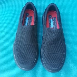 Skechers Mens or Womens Slippers , Size 10.5